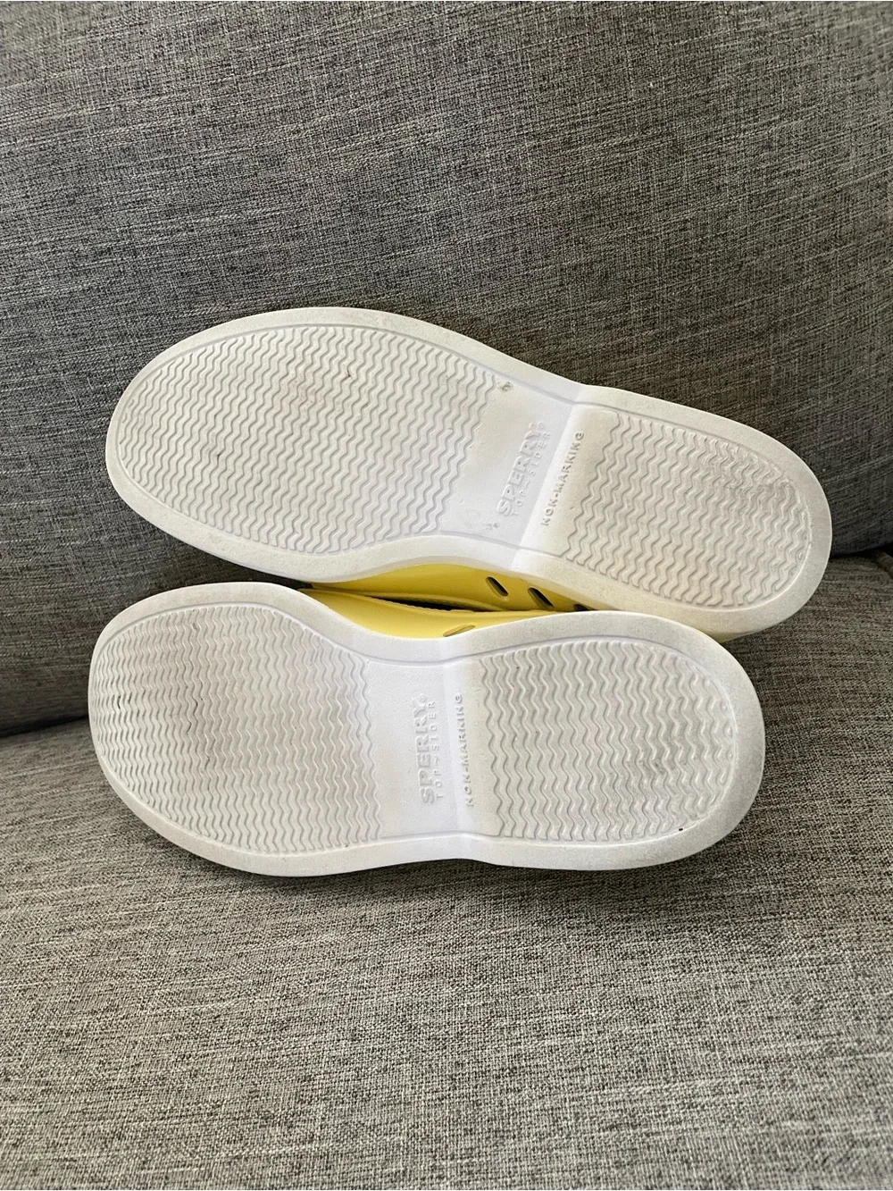 Sperry Top Sider Yellow unisex Cut out design slip on Foam Rubber Boat shoe M7W9